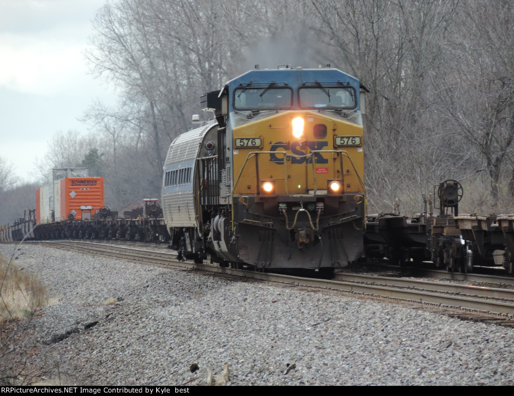 CSX 576 on W007